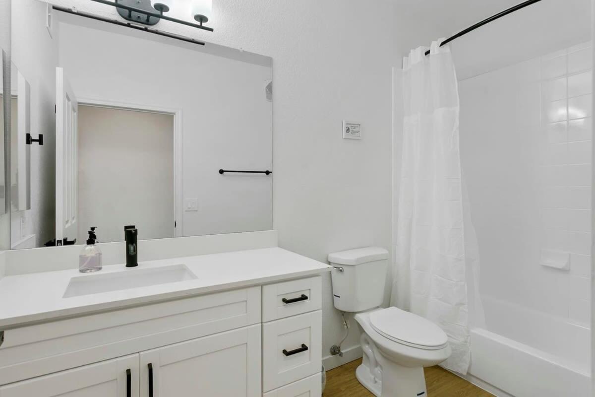 Cozysuites Glendale By The Stadium With Pool 02 ภายนอก รูปภาพ